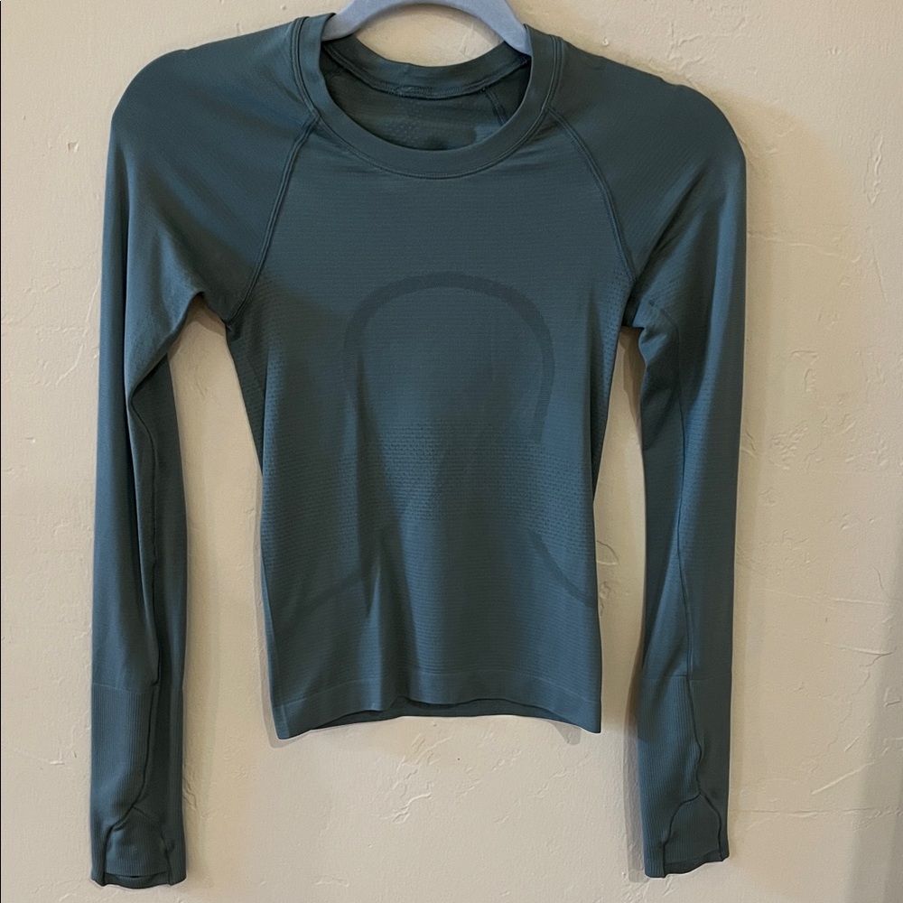 Lululemon long sleeve Swiftly Tech Top Tidewater Teal Size 0